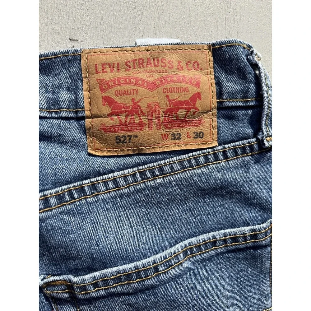 Levis note this